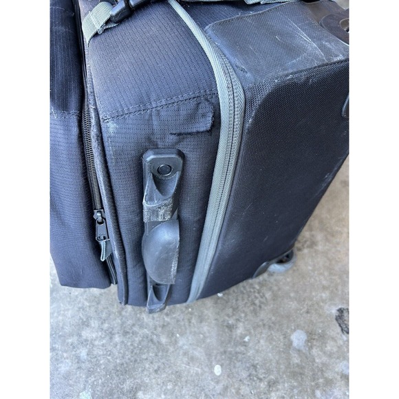 Rare Large Oakley Gear Bag 30” Rolling Luggage Duffle Suitcase Tactical Travel - Picture 12 of 16